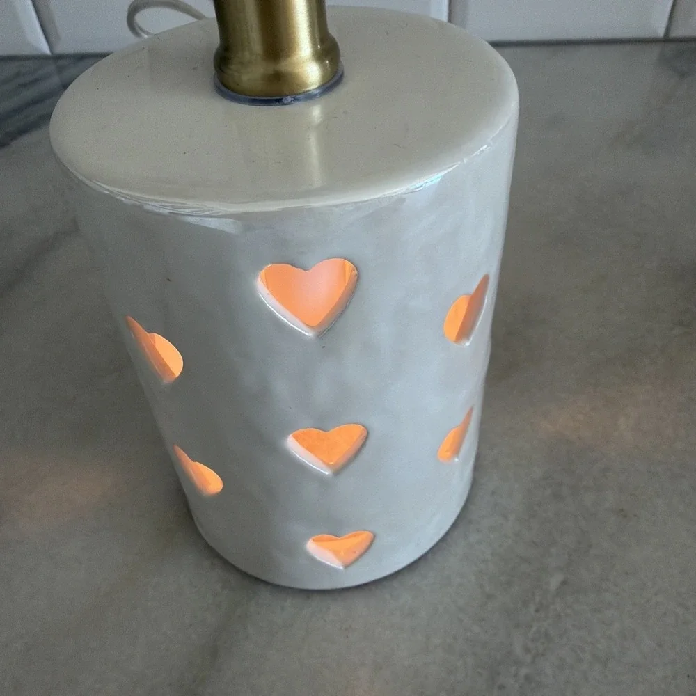 Ceramic Heart Cutout White Lamp With 3way Switch And Bottom Night Llght